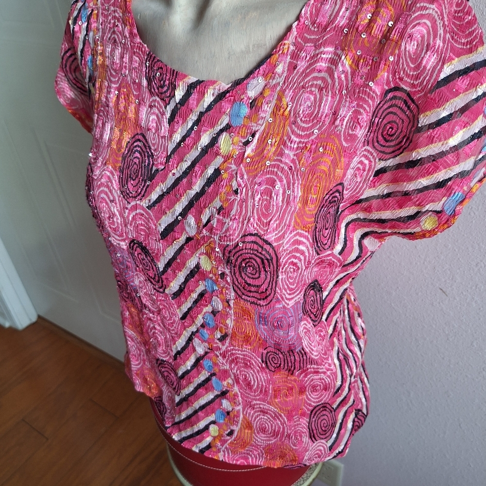 Violet & Claire Pink Swirl Pattern Blouse